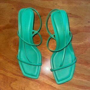 Steve Madden Thong Square Toe Dress Sandals.